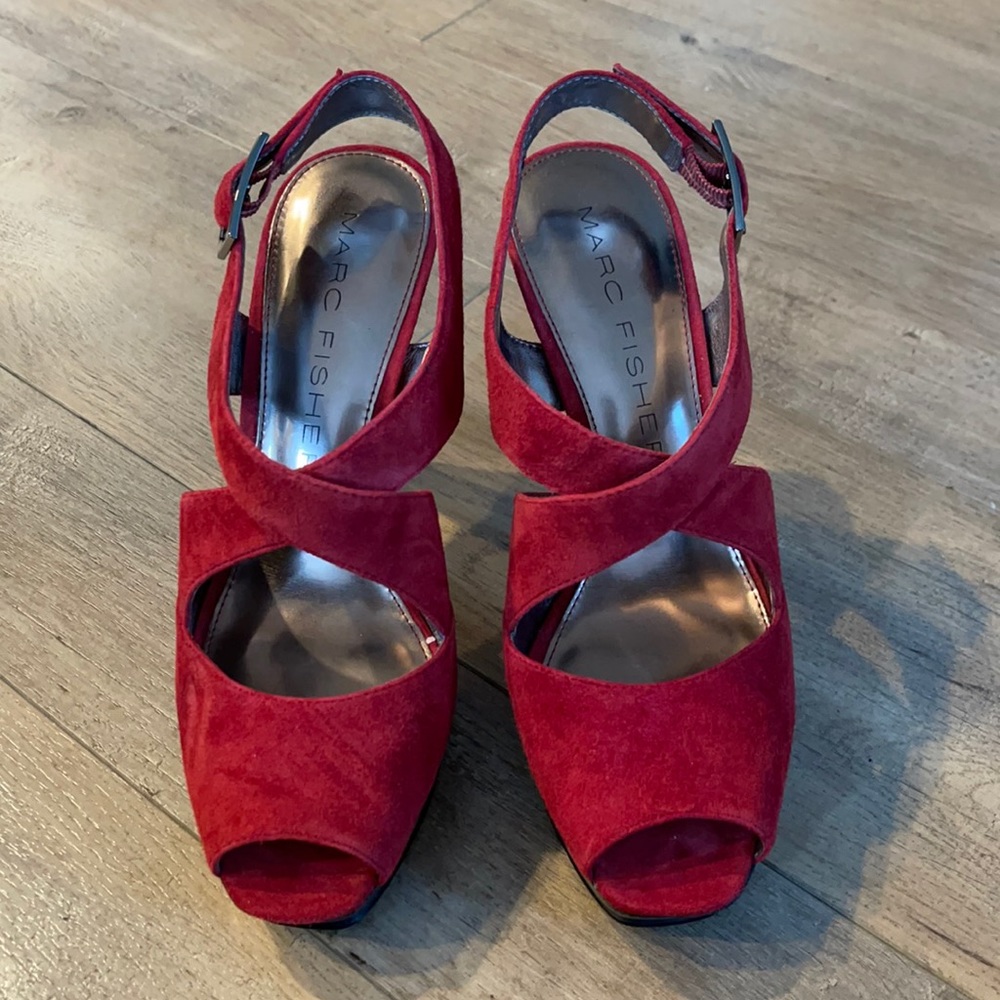 Marc fisher heels, size 6, velvet red - Picture 1 of 4